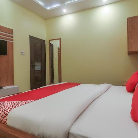 Oyo 60651 Hotel Arya فاراناسي المظهر الخارجي الصورة