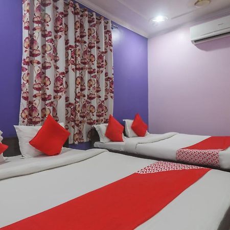 Oyo 60651 Hotel Arya فاراناسي المظهر الخارجي الصورة