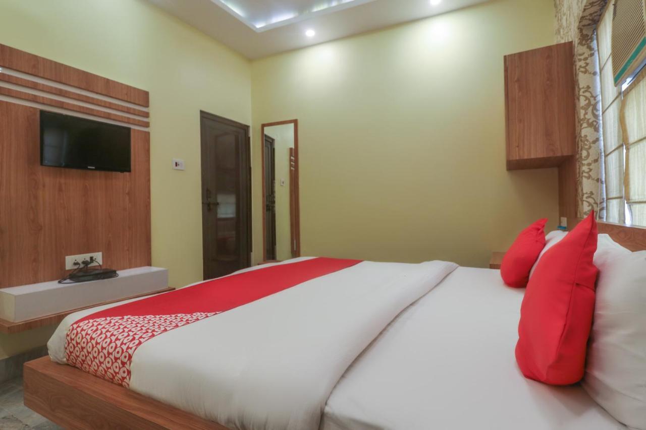 Oyo 60651 Hotel Arya فاراناسي المظهر الخارجي الصورة