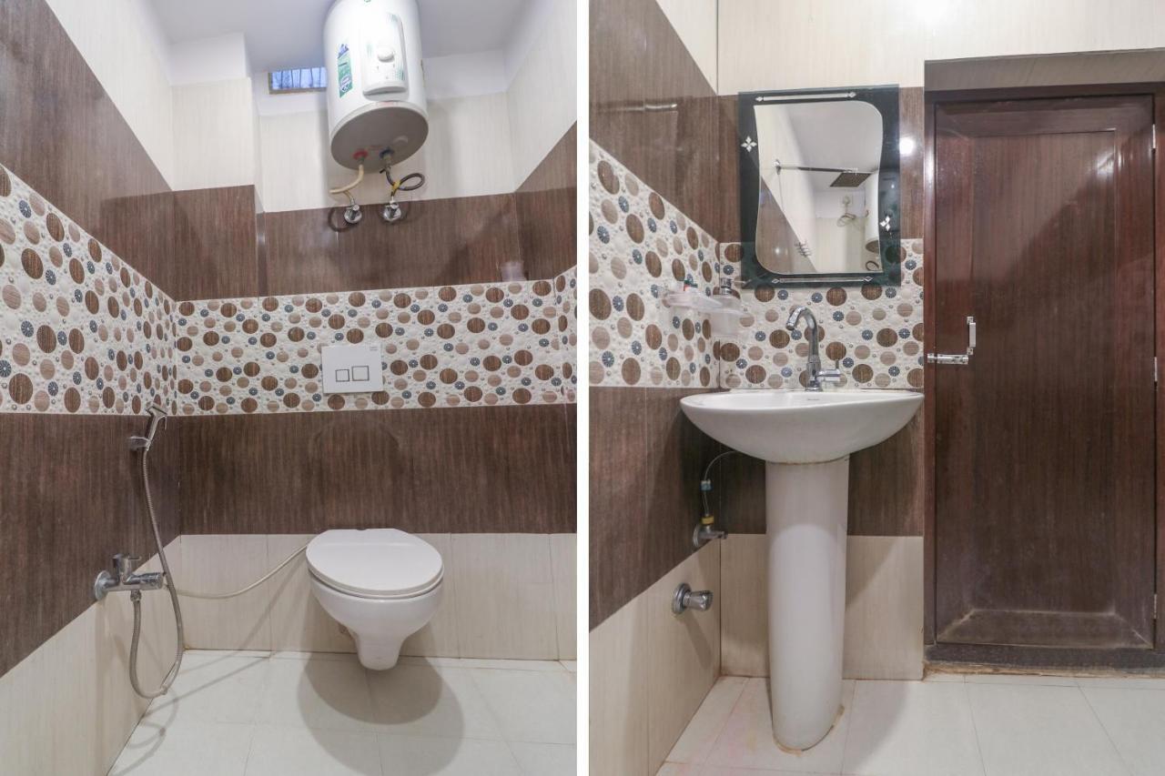 Oyo 60651 Hotel Arya فاراناسي المظهر الخارجي الصورة