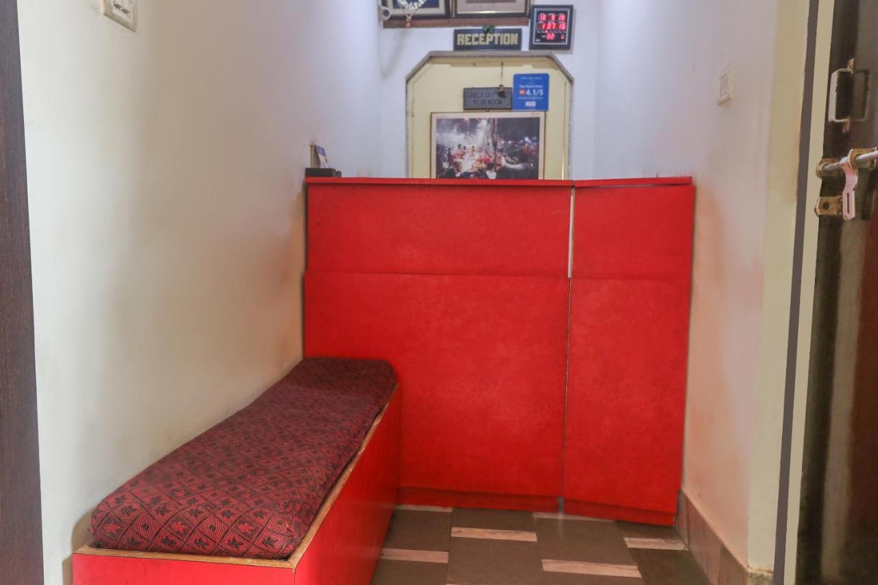 Oyo 60651 Hotel Arya فاراناسي المظهر الخارجي الصورة