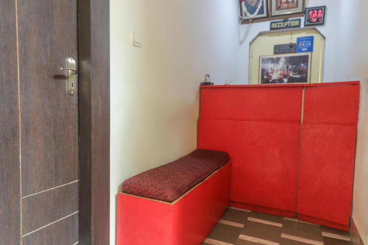 Oyo 60651 Hotel Arya فاراناسي المظهر الخارجي الصورة