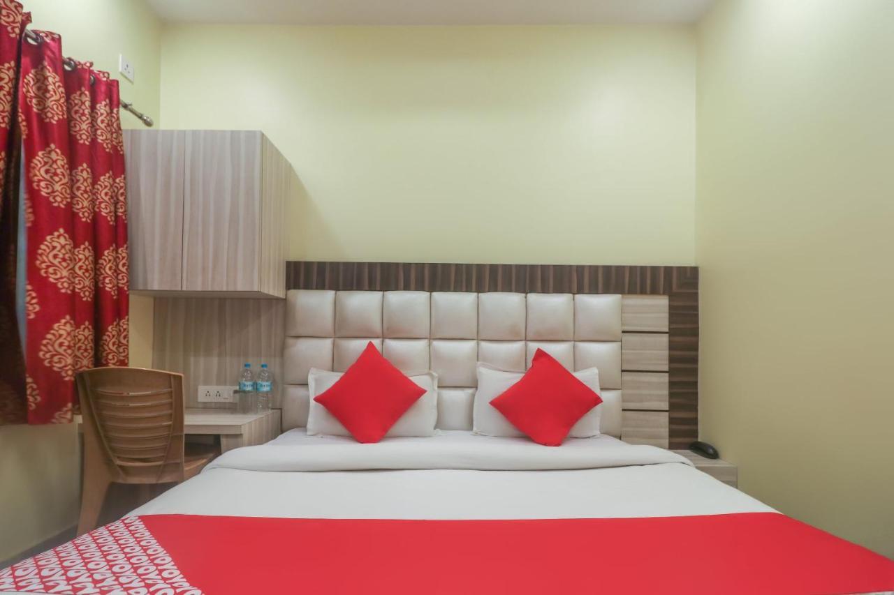 Oyo 60651 Hotel Arya فاراناسي المظهر الخارجي الصورة